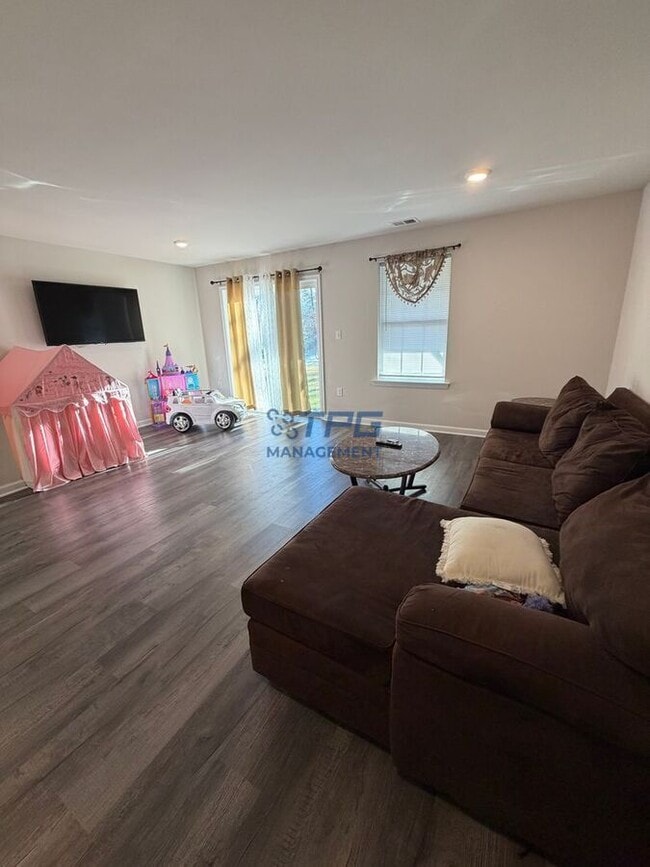 Building Photo - 55 Melanie Wy