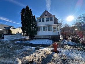 Building Photo - 1079 W 5th St