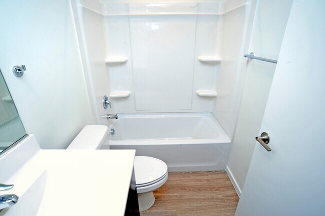 Building Photo - Modern Luxury in Central Tucson!