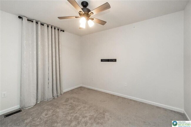 Building Photo - 164 Maureen Ln