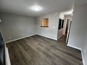 Building Photo - Beautiful 1 bedroom 1 Bathroom First Floor...