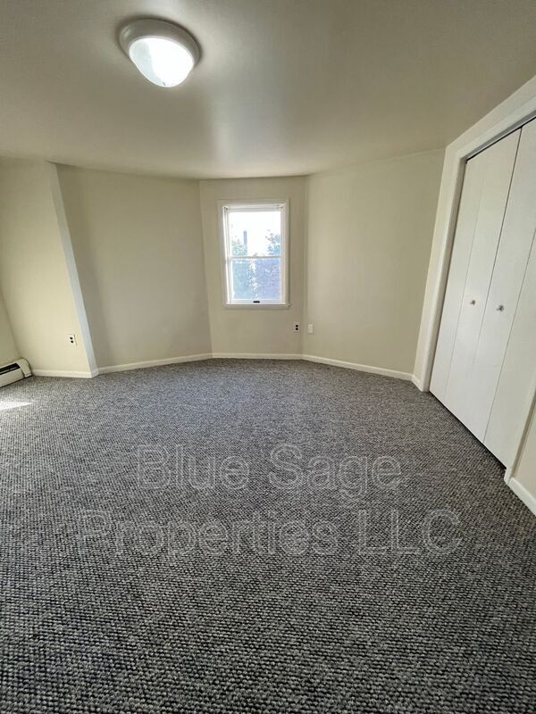 Building Photo - 1010 Yates Ave