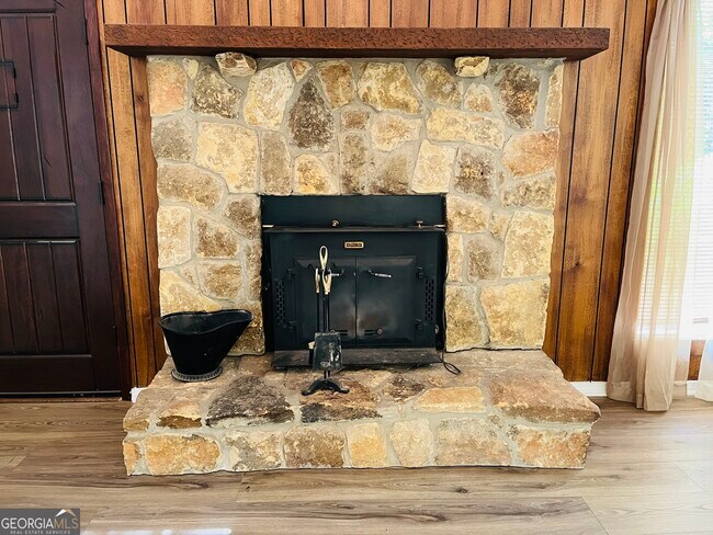 Building Photo - 2289 Roscoe Rd