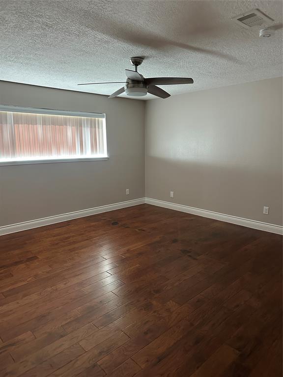 Building Photo - 2283 Woodland Springs St