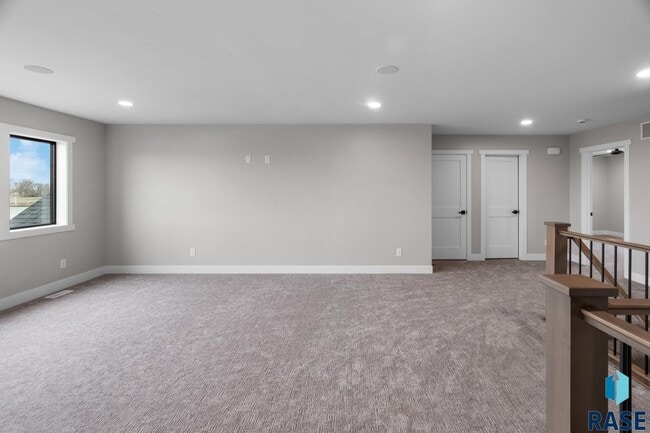 Building Photo - 1137 N Thompson Ave