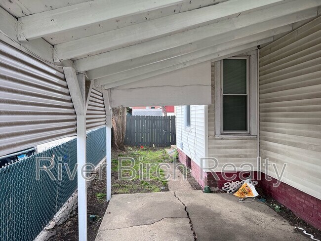 Building Photo - 719 N Eighth Street