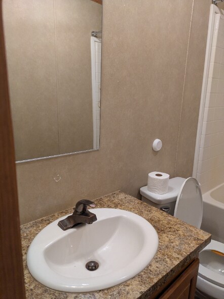 Building Photo - 1754 W Springville Rd