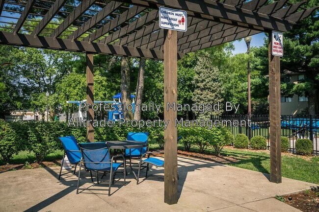 Building Photo - 9400 Doral Ct