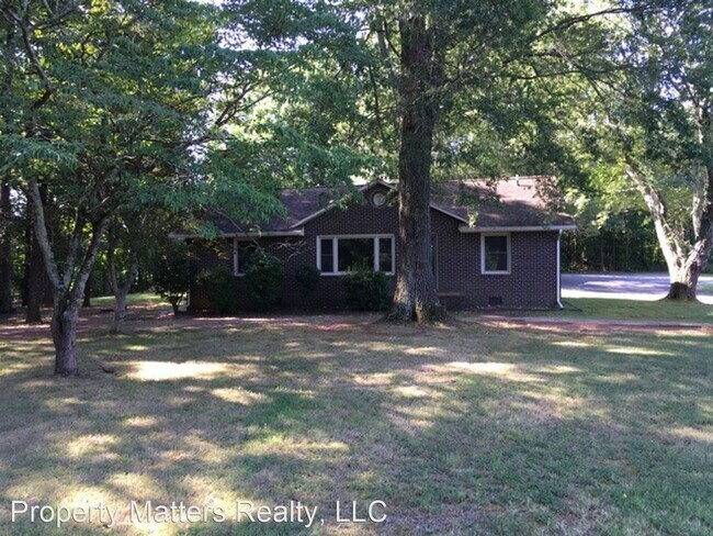 Primary Photo - 3 br, 1 bath House - 1533 Pioneer Lane