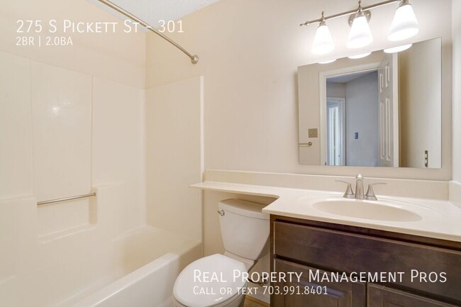 Building Photo - Bright and Updated Two-Bedroom, Two-Bath i...