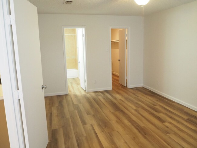 Building Photo - 3 Bed 2 Bath in Fort Worth