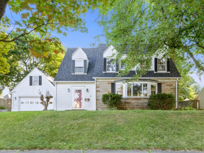 Primary Photo - 251 S Jefferson St