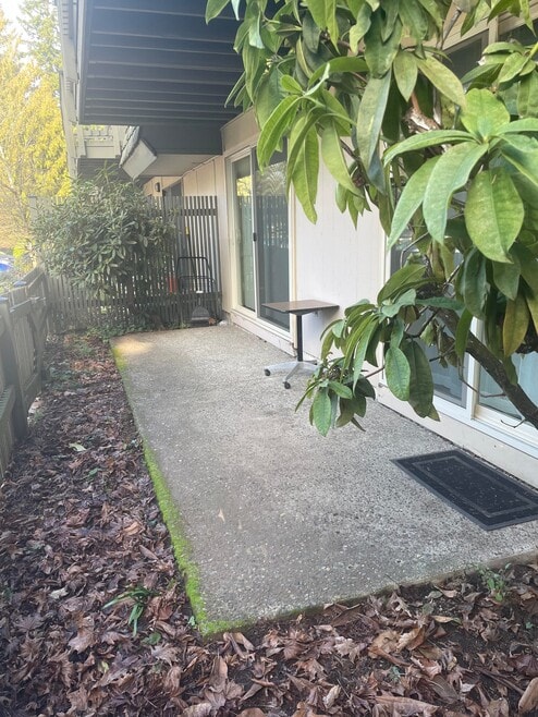 Building Photo - 1400 154th Ave NE