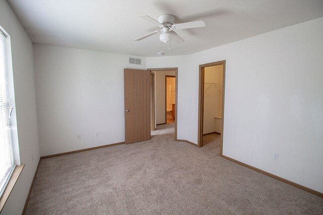 Building Photo - 1426 Greensboro Dr