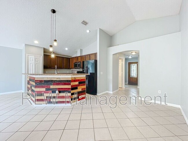 Building Photo - 25920 Eufaula Way