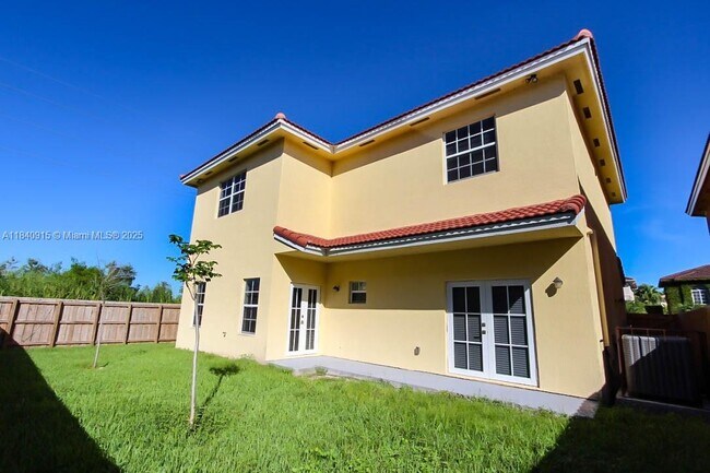Building Photo - 15502 SW 10th Ln