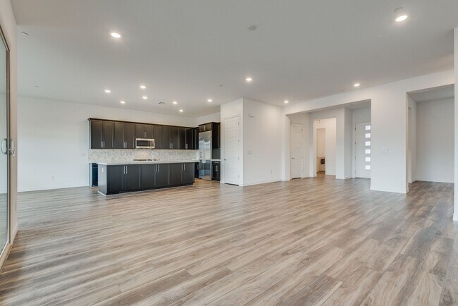 Building Photo - 12608 Heritage Hts Dr