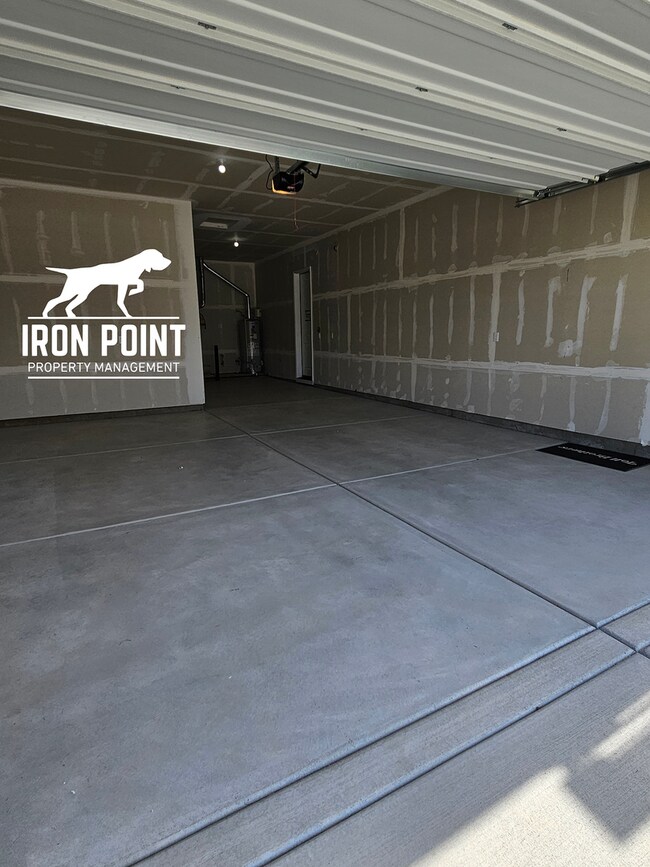 Building Photo - Brand New 4bed/3 bath home w/office, 2 car extended bay garage & all appliances included.