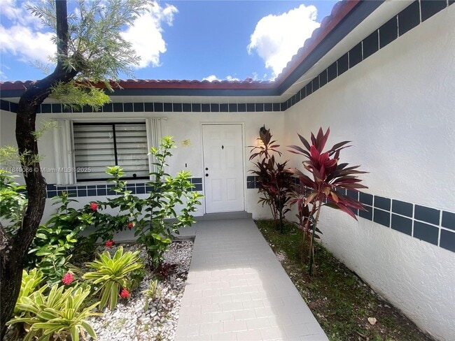Building Photo - 10225 SW 144th Ct