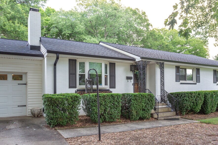 Building Photo - 6124 Auburndale Dr