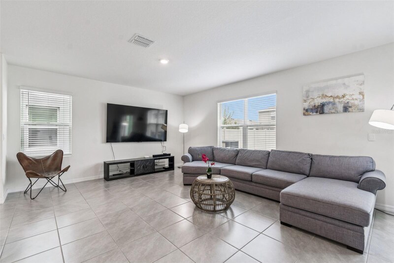 Building Photo - 5667 Chorleywood Ln