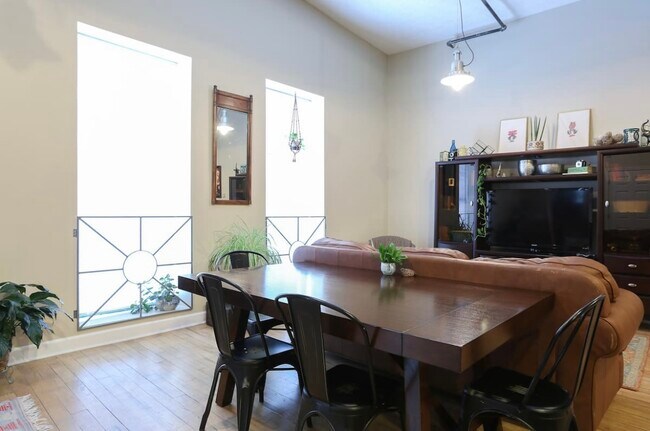 dining/living area - 903 Main St