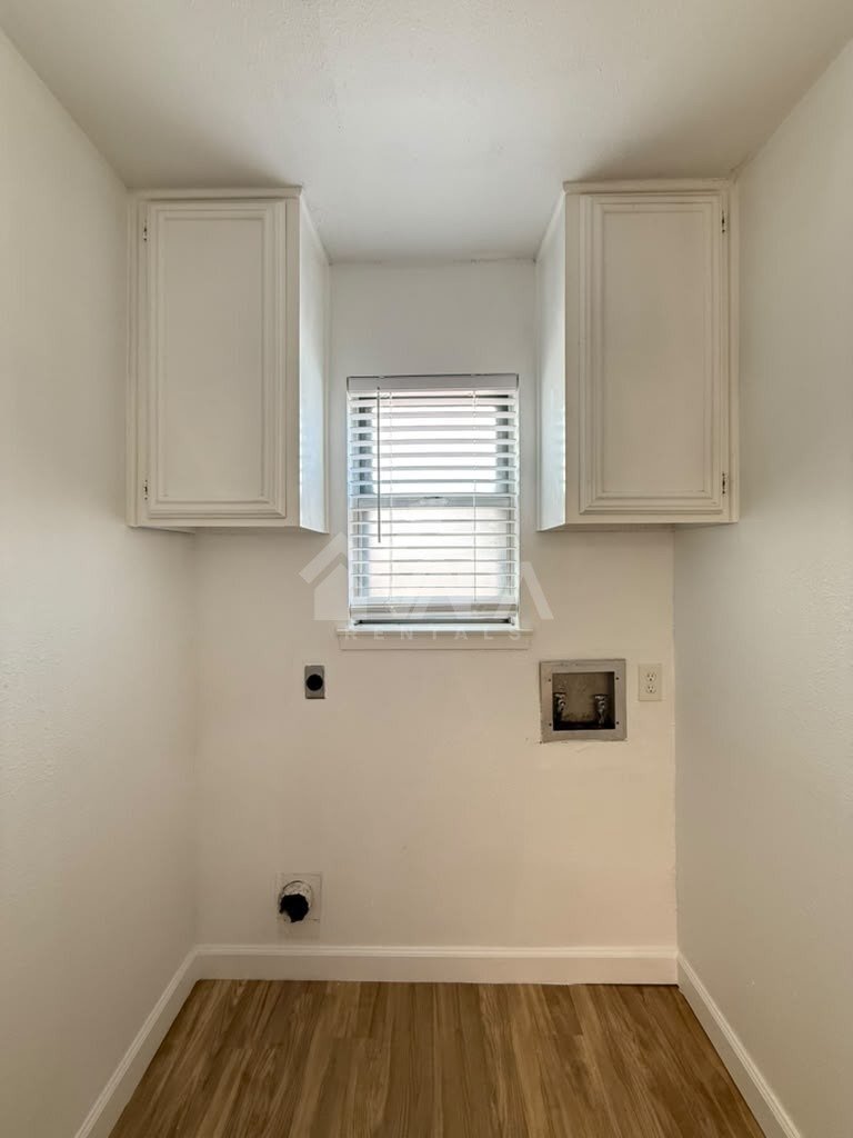 Building Photo - 6707 Cypress Lake Dr