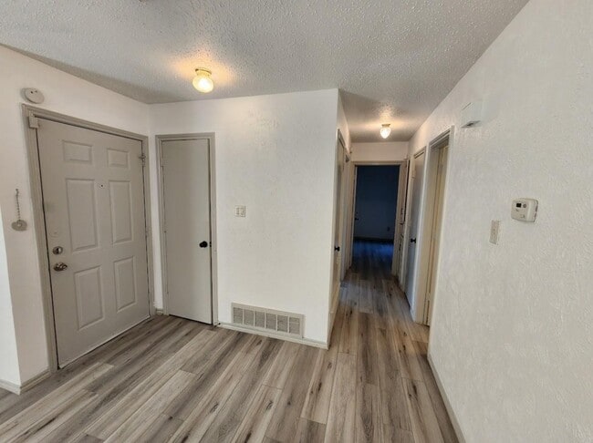 Building Photo - 10525 Big Thicket Dr