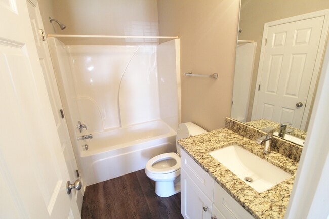 Building Photo - 102 Way Bill Cir