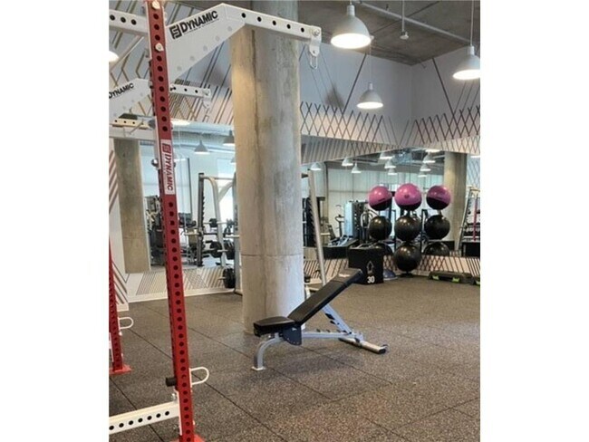 Building Photo - 728 3rd Sta