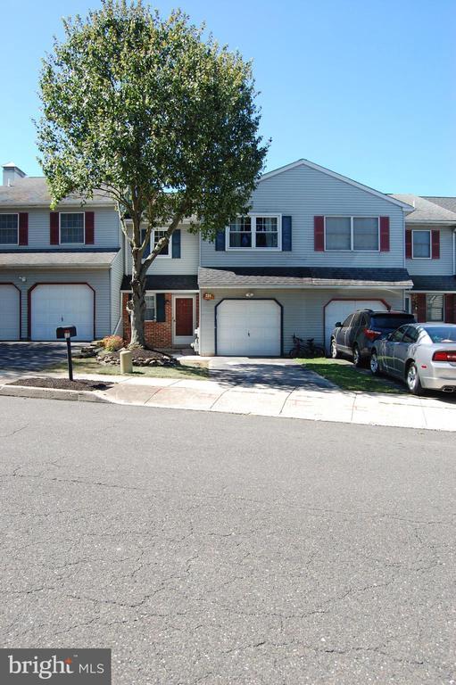 Primary Photo - 131 Red Haven Dr