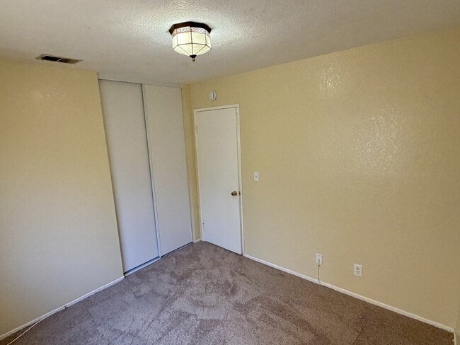 Building Photo - 15680 Shadow Mountain Ln