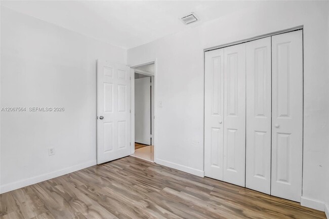 Building Photo - 9841 Dominican Dr