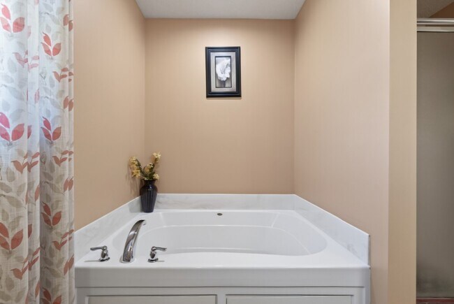 Building Photo - 15275 Plumstone Dr