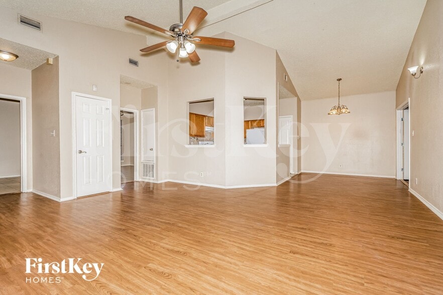 Building Photo - 1113 Sandalwood Ln