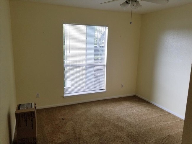 Building Photo - 18617 Egret Bay Blvd