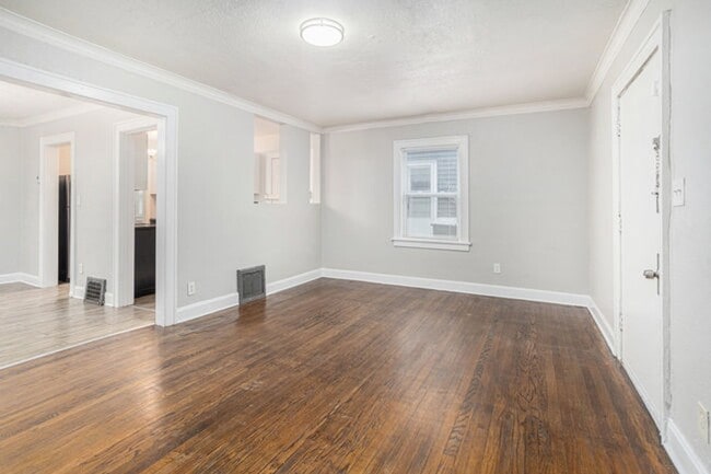 Building Photo - 2BR/1BA Gem in the heart of KC!