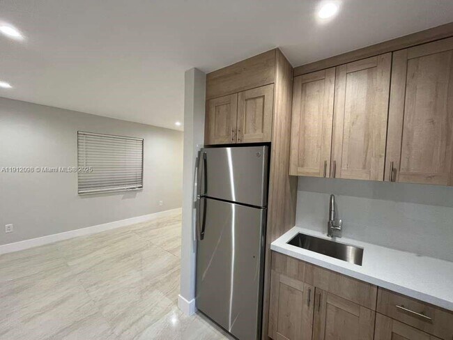 Building Photo - 1844 NW 19th St