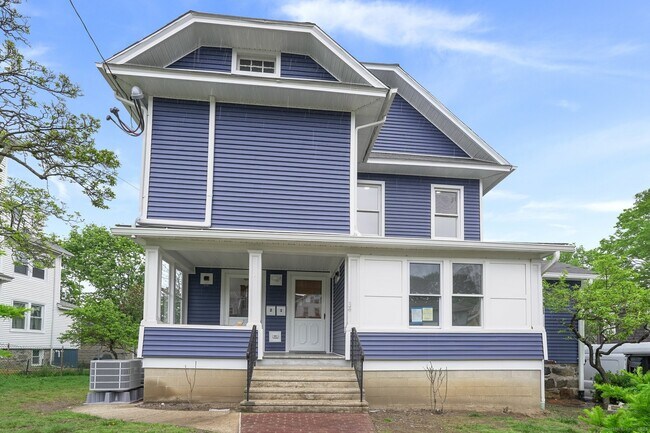 Building Photo - 34 Bayview Ave