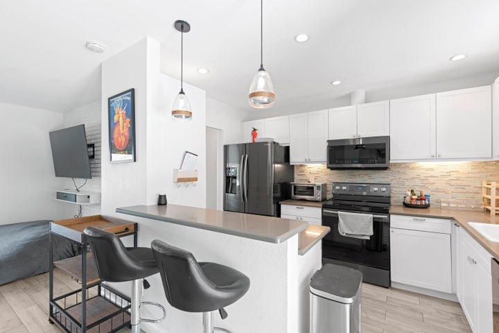 Building Photo - 226 SW 13th Ave