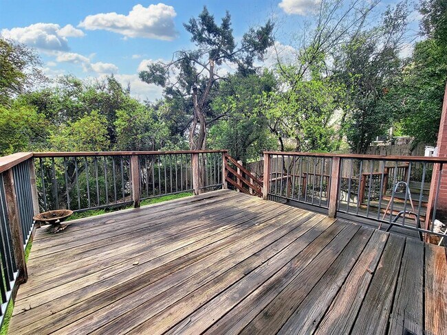Building Photo - 10526 Grand Oak Cir