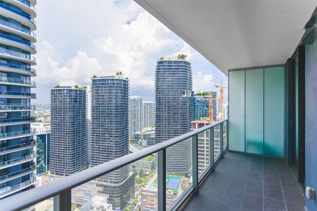 Building Photo - 1010 Brickell Ave