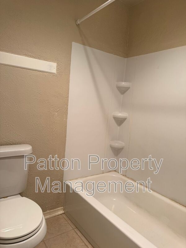 Building Photo - 29 Southridge Dr