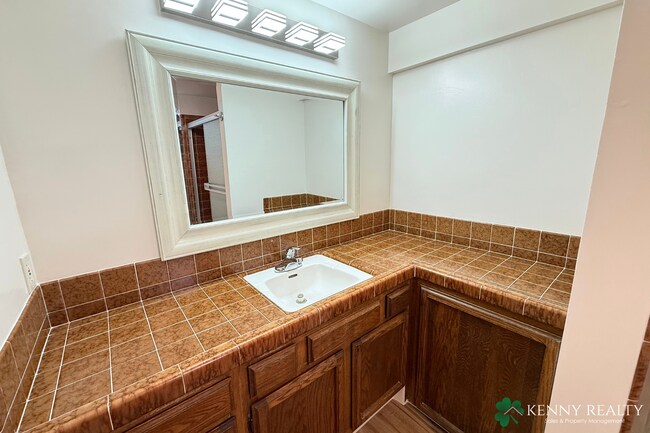 Building Photo - Spacious 4 Bedroom Home in San Mateo Hills with Dual Primary Suites