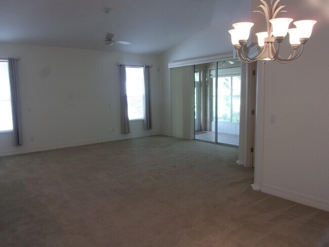 Building Photo - 512 Boxwood Pl