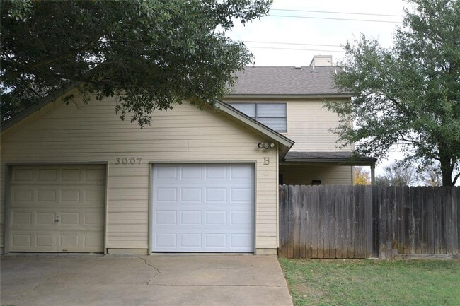 Building Photo - 3007 W Slaughter Ln