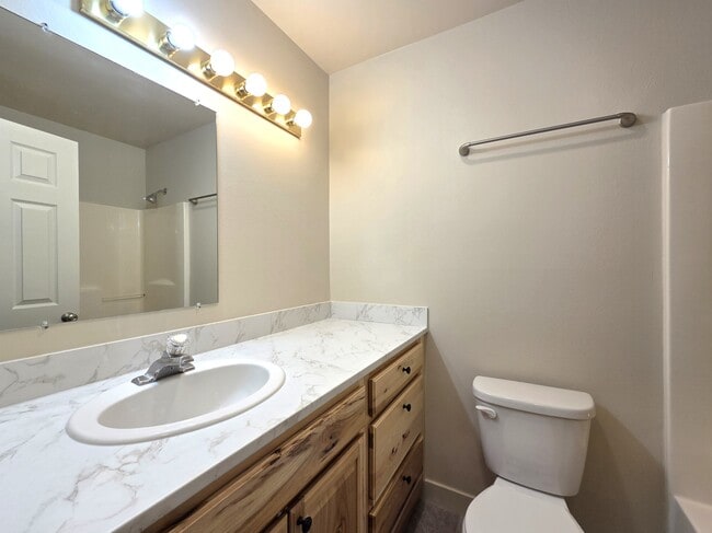 Building Photo - 1759 W Kagy Blvd