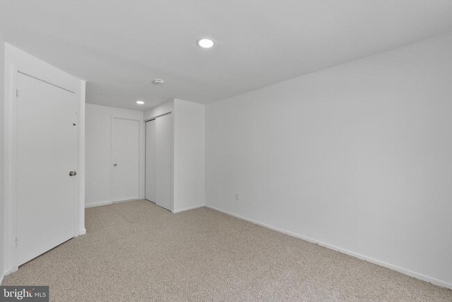 Building Photo - 8619 Welbeck Way