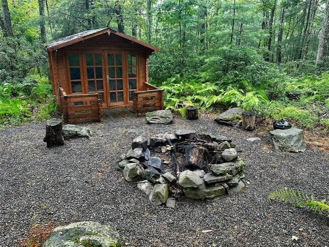 Building Photo - 95 Split Rock Dr