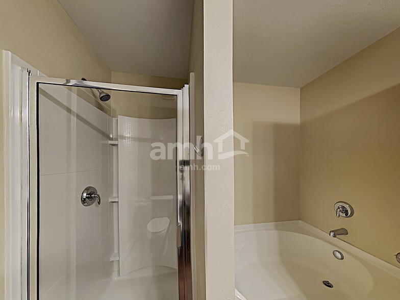 Building Photo - 2848 Tall Oaks Dr